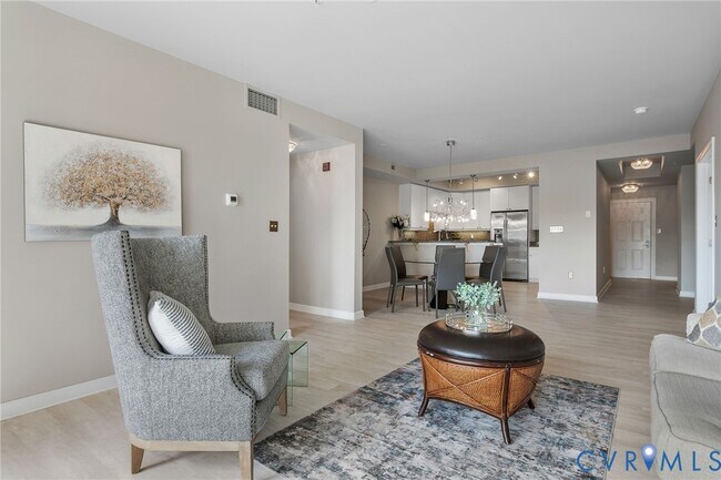 Foto del edificio - 4820 Old Main St