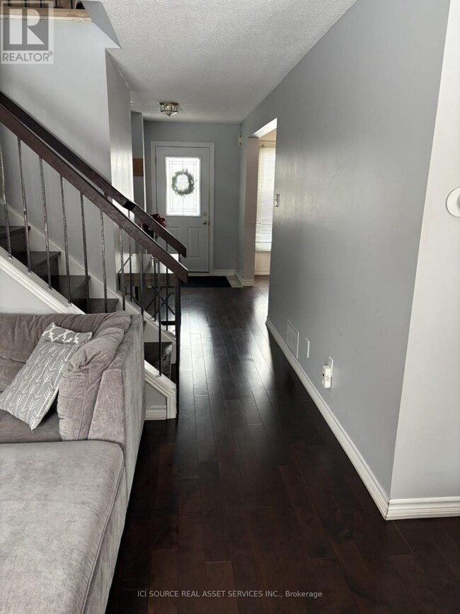 Building Photo - 30 Thatcher Ct