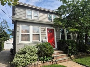 Building Photo - 86 Woodlawn Ave