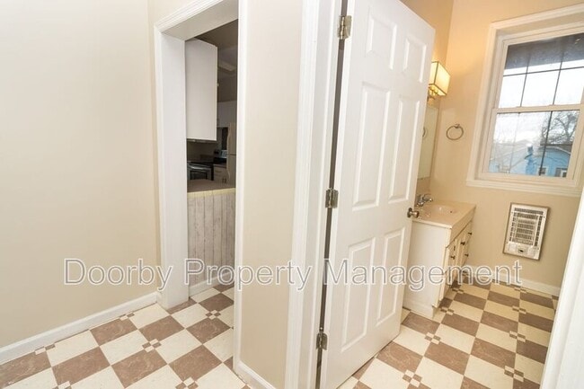 Building Photo - 1815 Bailey Ave