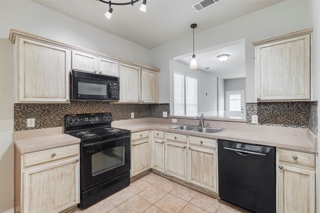 Building Photo - TOWNHOME IN KELLER ISD!