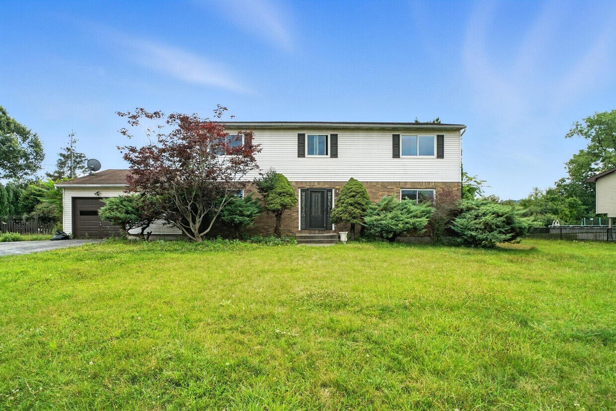 Primary Photo - 3 Gumwood Dr