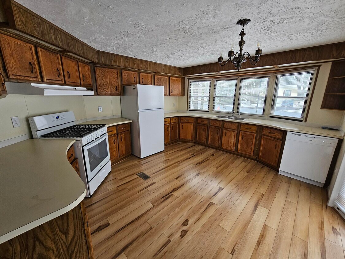 224 Blossom Ln, Utica, NY 13502 House Rental in Utica, NY