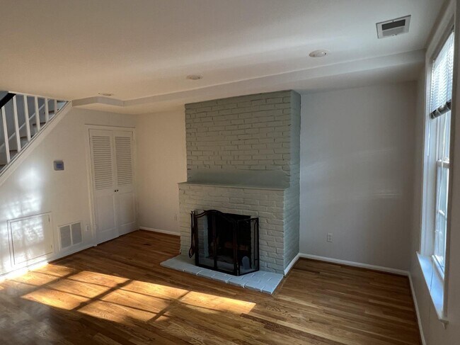Foto del edificio - 726 6th St NE