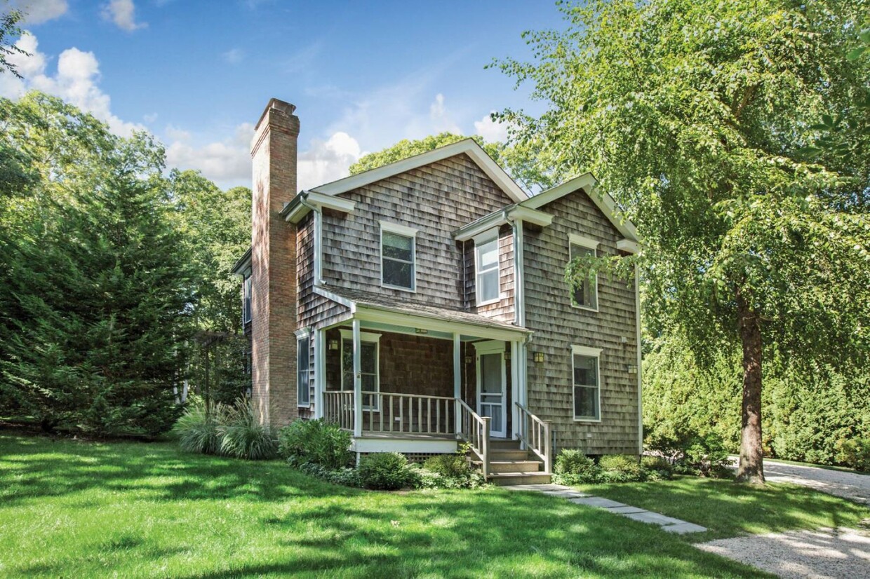 Primary Photo - 49 Hedge Row Ln