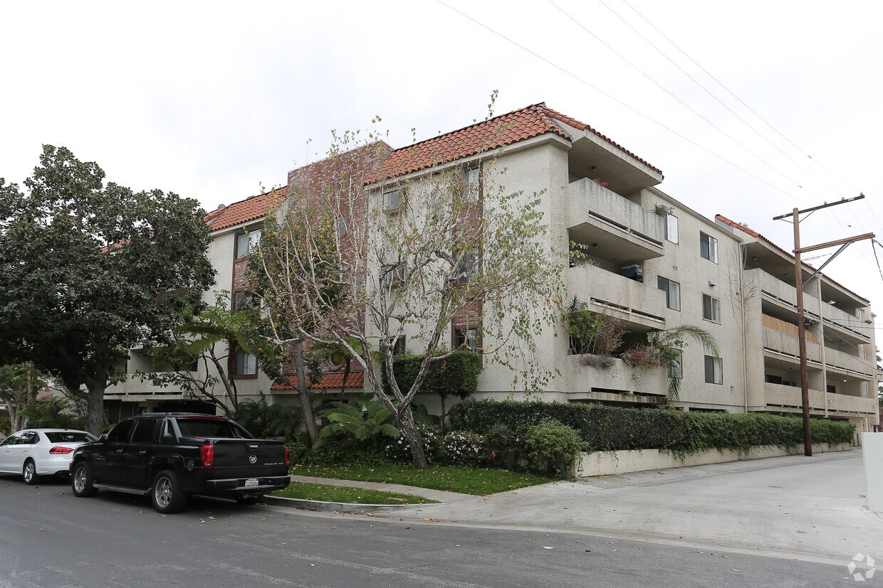 2425 Purdue Ave, Los Angeles, CA 90064 Apartments in Los Angeles, CA