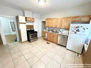 Building Photo - 10 Wave Ave