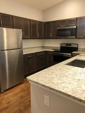 Primary Photo - 4550 Nicklaus Dr