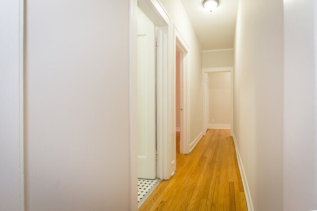 Foto del edificio - 1422 W Devon Ave