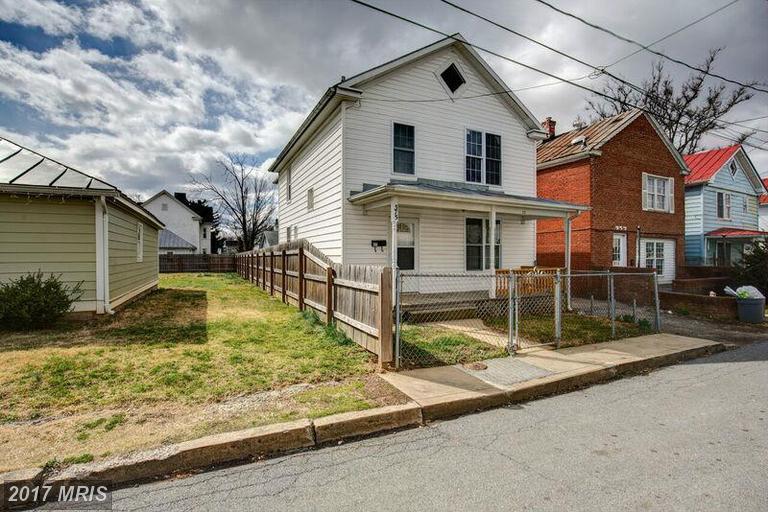 Primary Photo - 375 Charles St