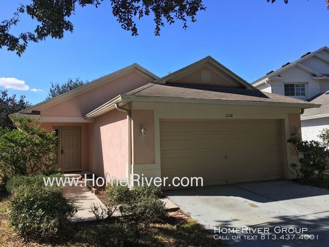 Building Photo - 3/2 with screen porch & spacious yard
