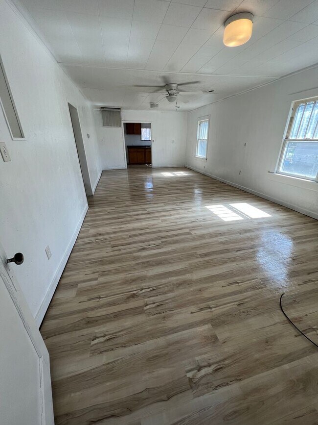 Foto del edificio - 822 N Marion Ave