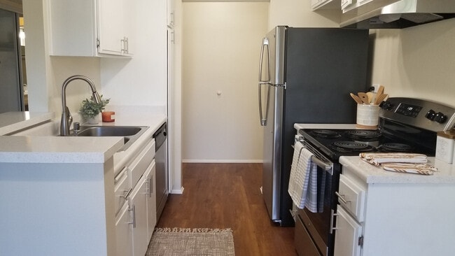 Building Photo - Woodside Terrace