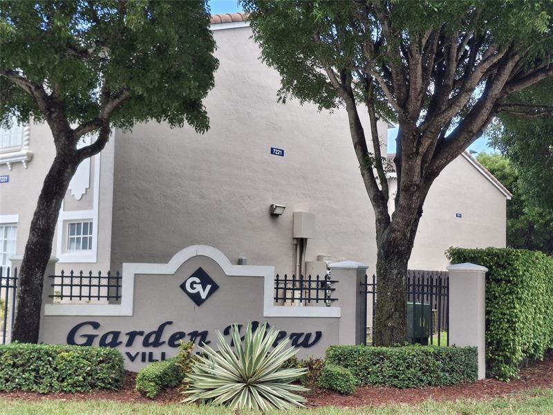 Foto principal - 7261 NW 174th Terrace
