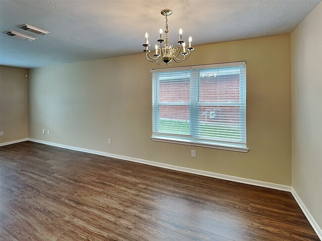 Foto del edificio - 26887 Castlecliff Ln
