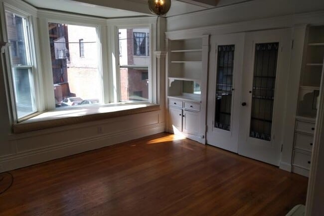 Building Photo - bedroom in San Francisco CA 94102