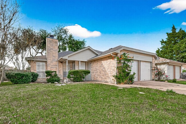 Building Photo - 3306 S Greenpark Dr