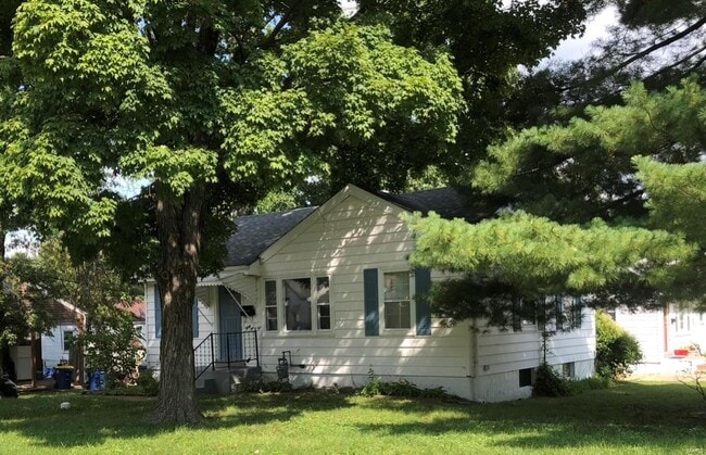 Building Photo - 3102 St Myron Ln