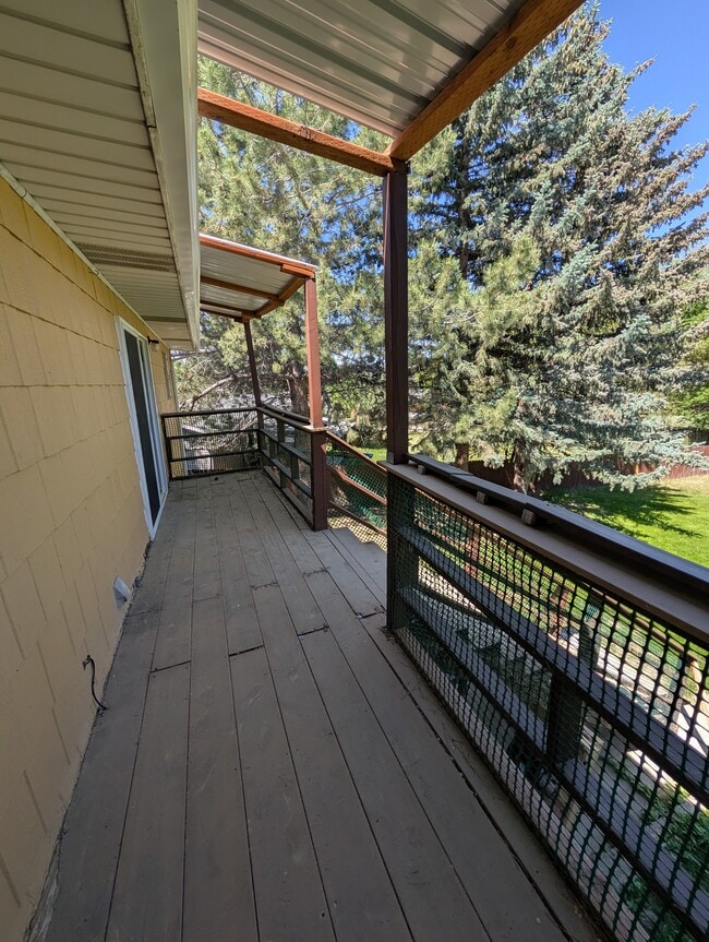 Building Photo - 1827 S Fairway Dr