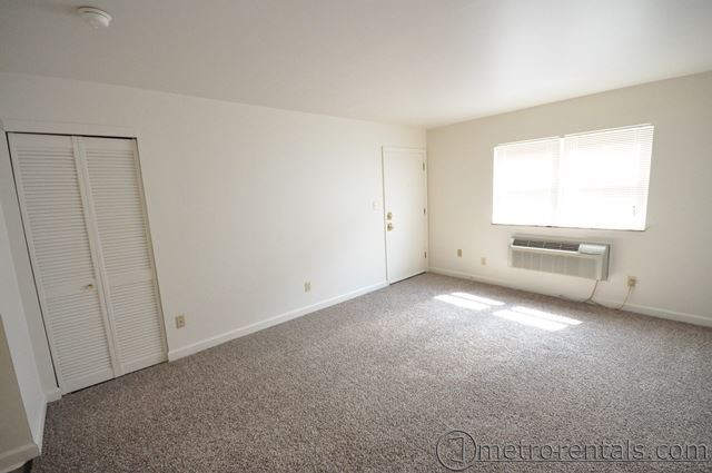 Building Photo - 1002 Bryden Rd