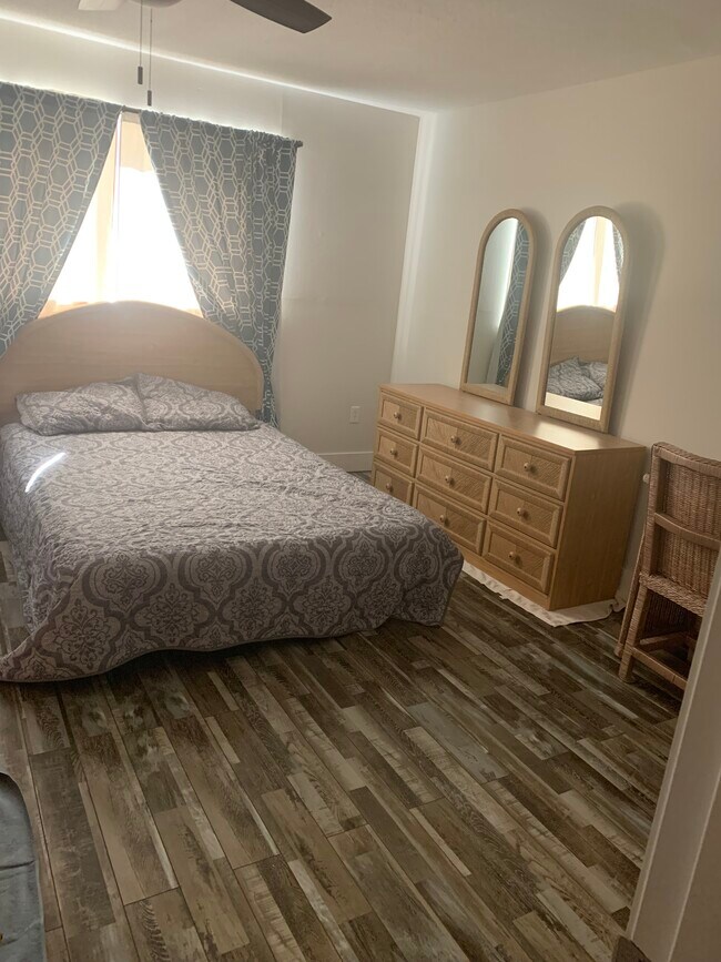 Guest bedroom - 2222 Circlewood Dr