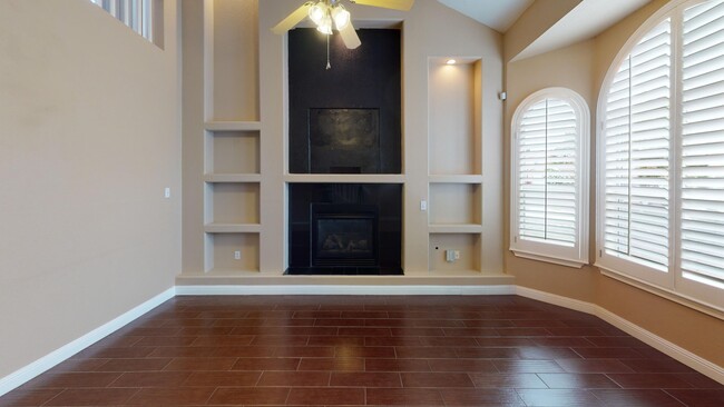 Building Photo - 14279 Desert Sunset Dr