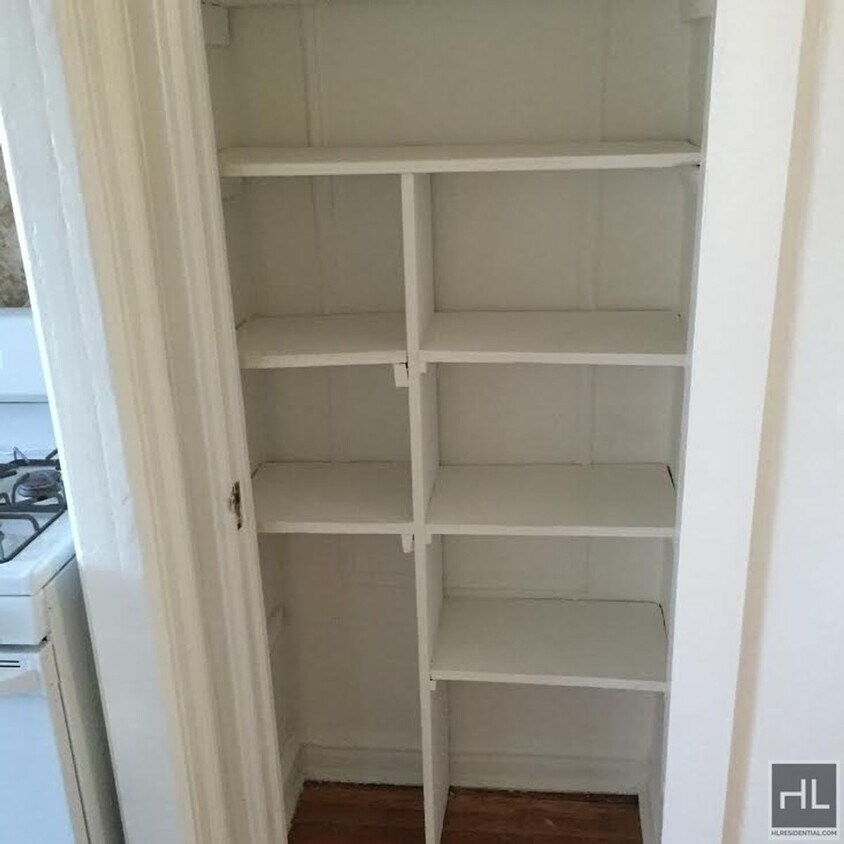 Building Photo - Bright & Spacious Studio in the Heart of A...