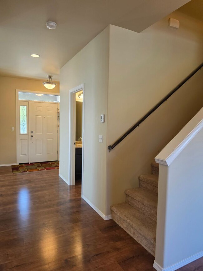 Foto del edificio - 21697 NW Monterey Loop