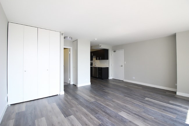 Photo - 1 E Delaware Pl Apartment