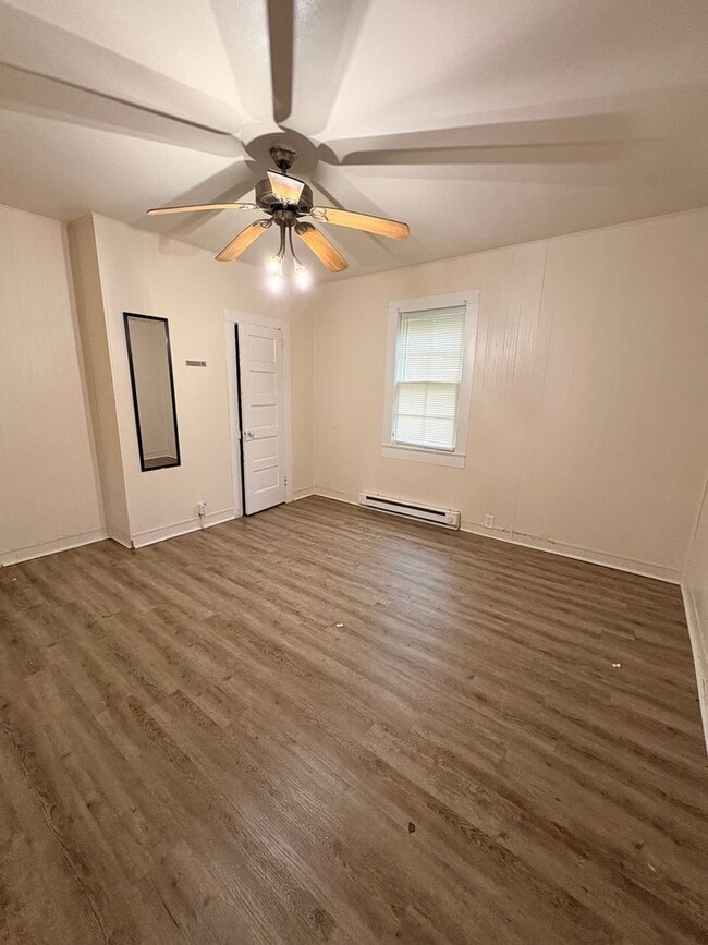Building Photo - Cozy 1-Bedroom Home Available Now in Winst...
