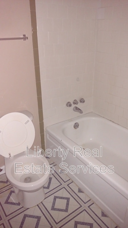 Foto del edificio - 129 Rolland St