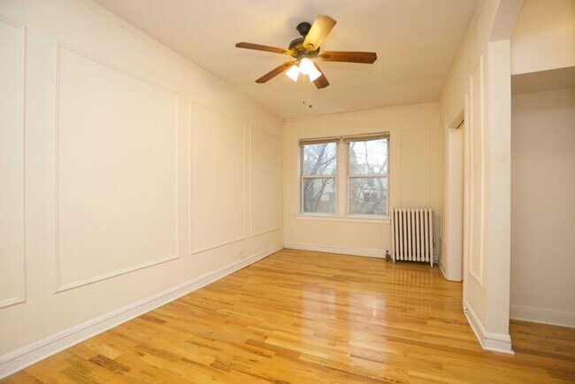 Building Photo - 2824 N Burling St