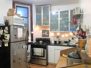 Building Photo - 479 Warren St