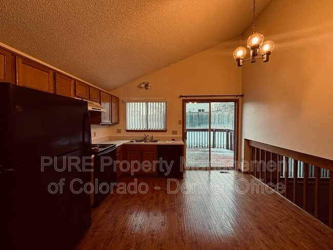 Building Photo - 452 E Chiswick Cir