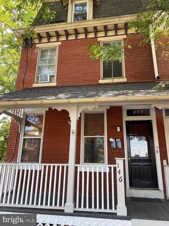 Foto principal - 146 E Nields St