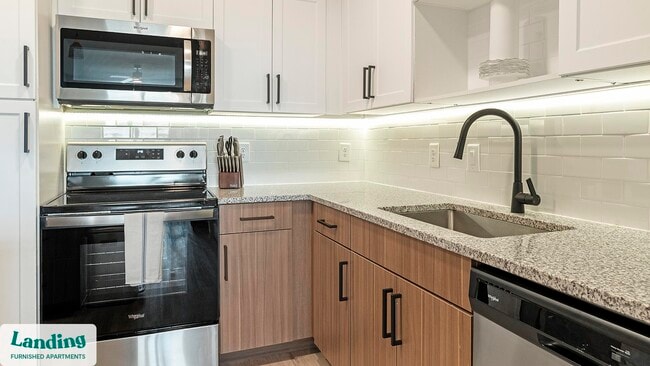 Building Photo - 2995 Railside Lp