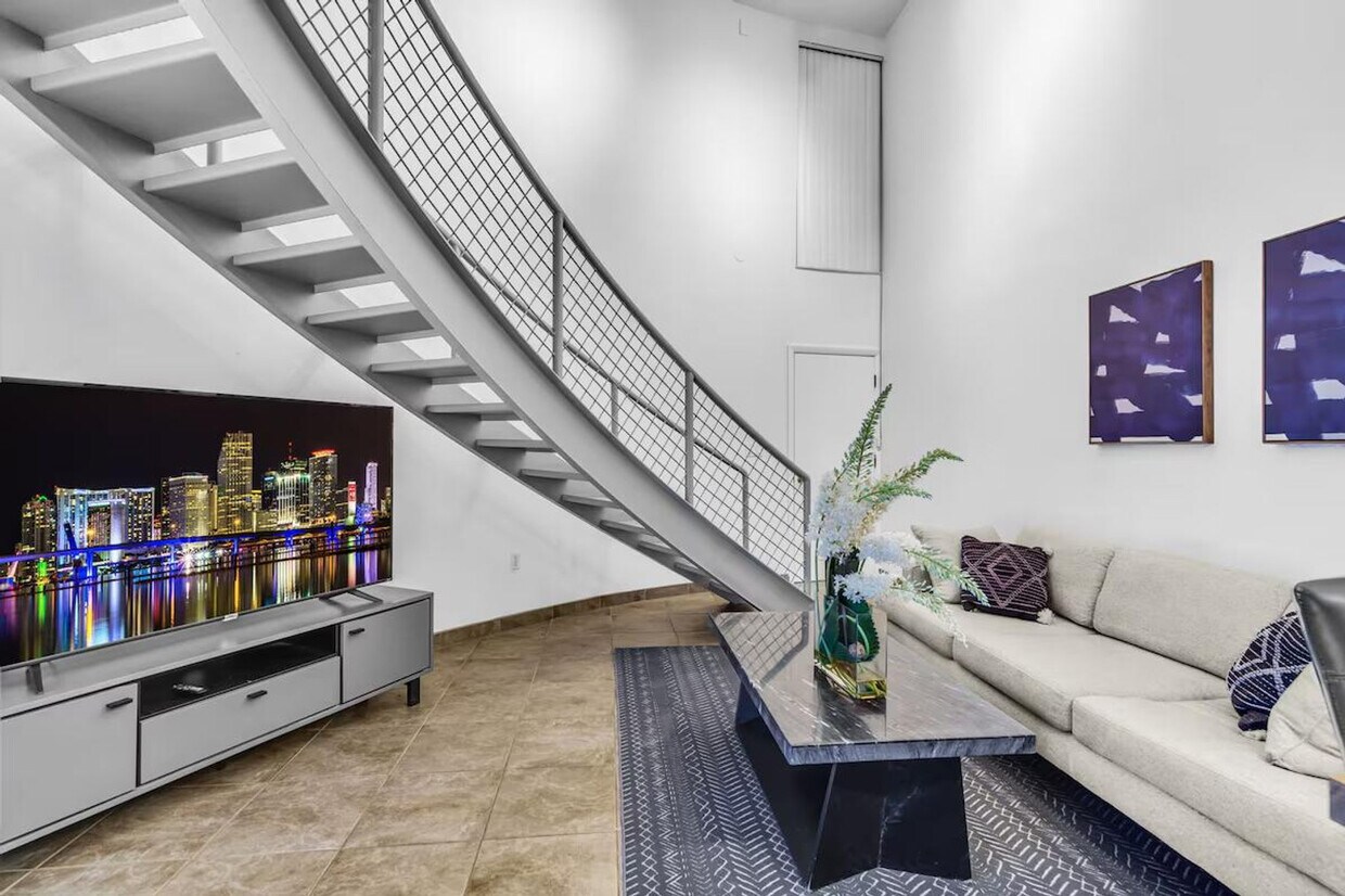 Foto principal - 5820 SW 31st St