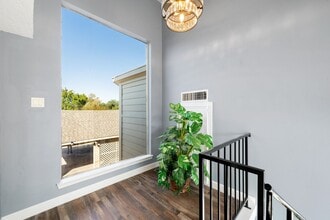 Building Photo - 12805 Westpark Dr