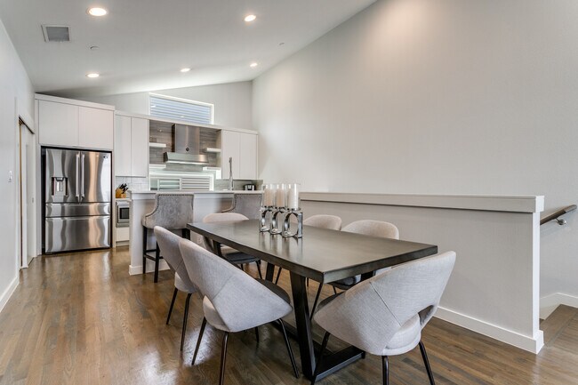 Foto del edificio - 1839 Euclid Ave