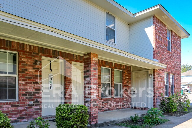 Building Photo - 1604 Inca Dr