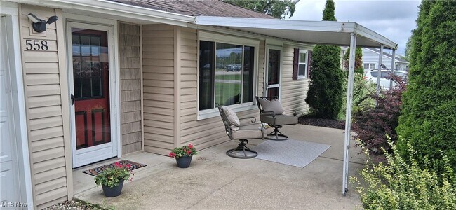 Foto del edificio - 558 Frost Rd