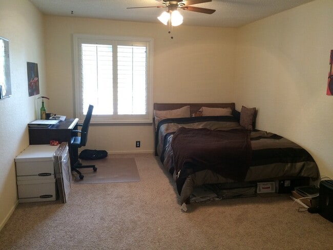 Building Photo - Spacious 1 Bedroom Unit in Pheasant Creek