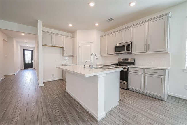 Building Photo - 21834 Sunshine Cove Ln