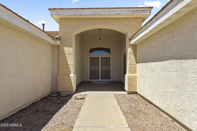 Building Photo - 836 W Cooley Dr