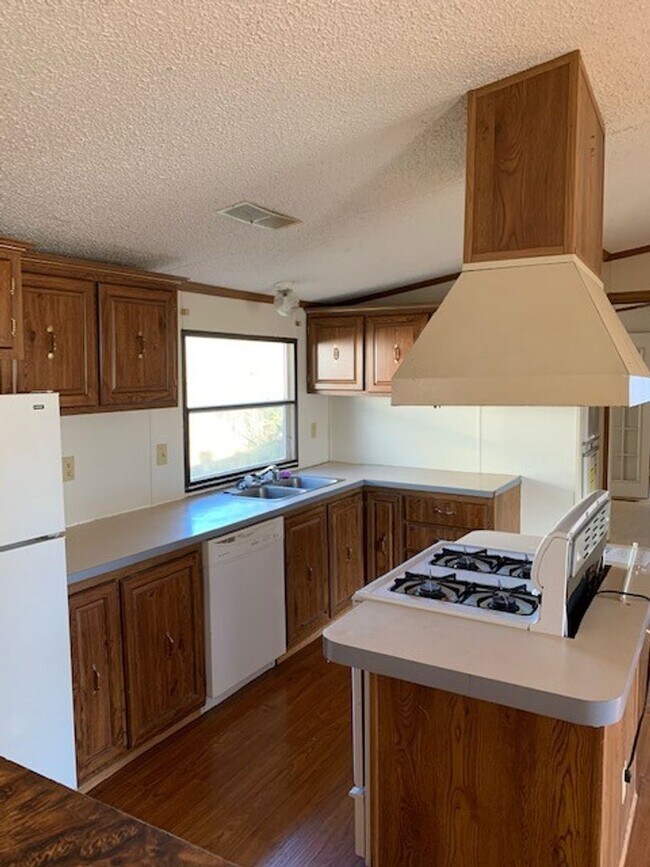 Foto del edificio - Haughton Peaceful Pines 3 Bed 2 Bath