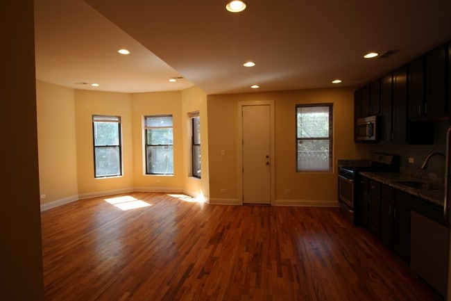 Building Photo - 4927 N Winthrop Ave