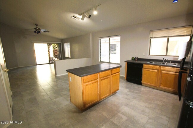 Foto del edificio - 14129 N 133rd Dr