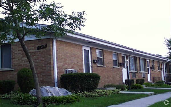 Foto del edificio - 322 W Division St