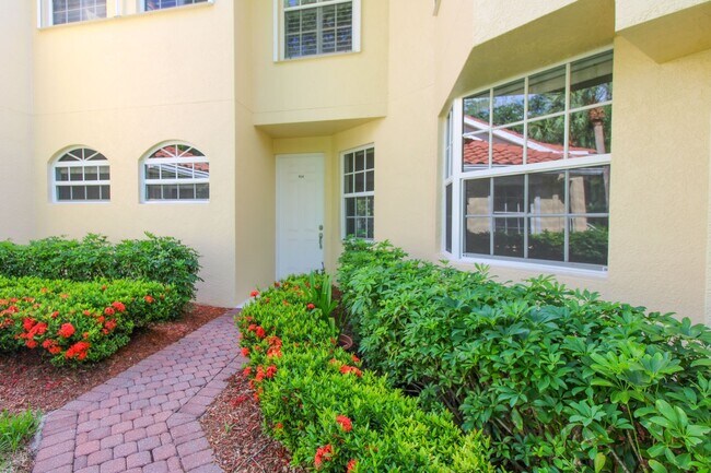 Building Photo - ** ANNUAL UNFURNISHED 3 BED/2 BATH FIRST F...