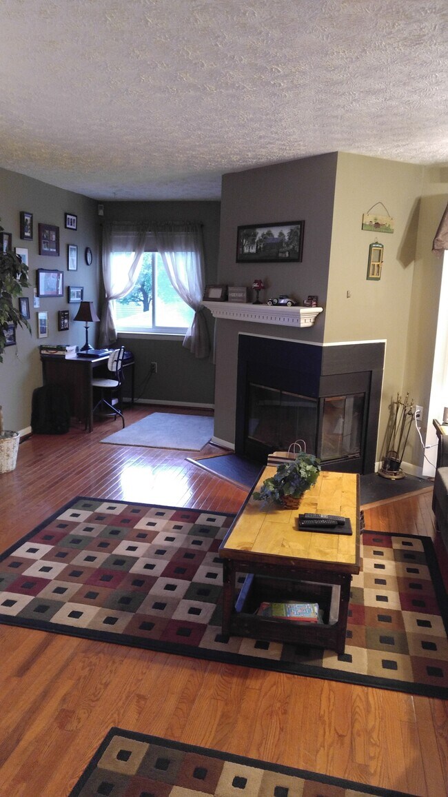 Foto del edificio - 2215 Lowells Glen Rd